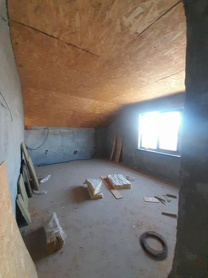 Casă cu 4 camere în Malu Mare