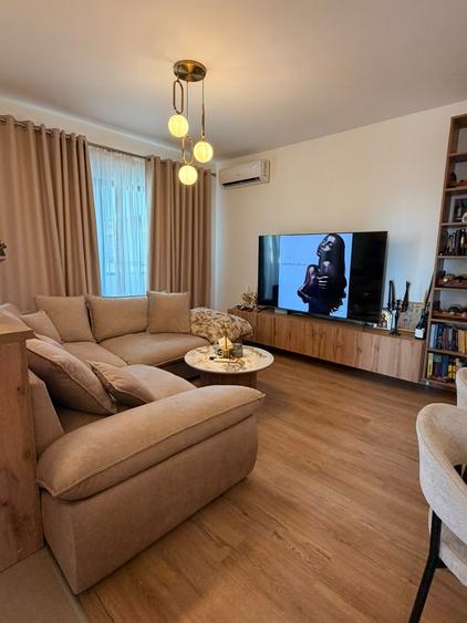 Apartament cu 2 camere semidecomandat, mobilat în 13 Septembrie
