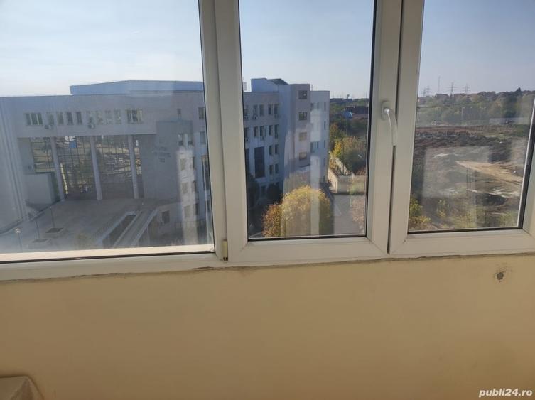 Apartament cu 3 camere semidecomandat în Central