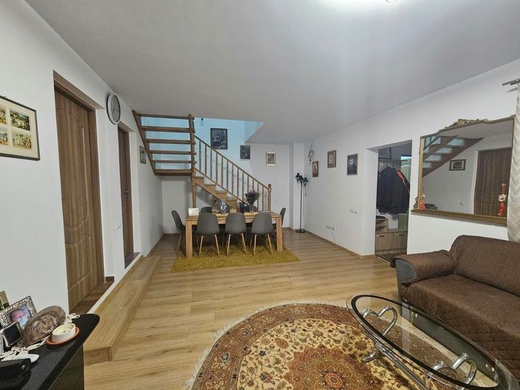 Casă cu 4 camere în Botorca