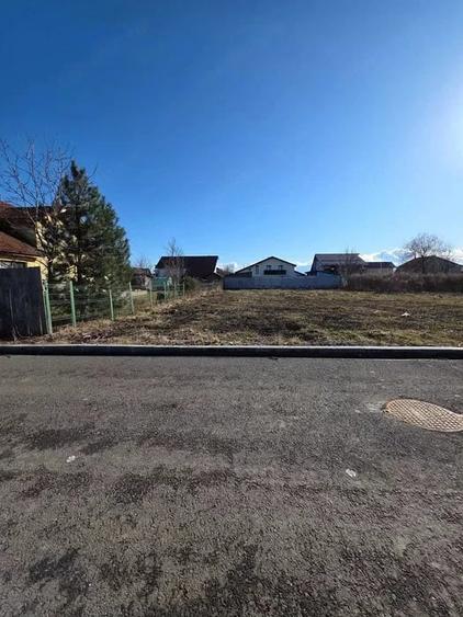 Teren de 685 mp, în Sânpetru