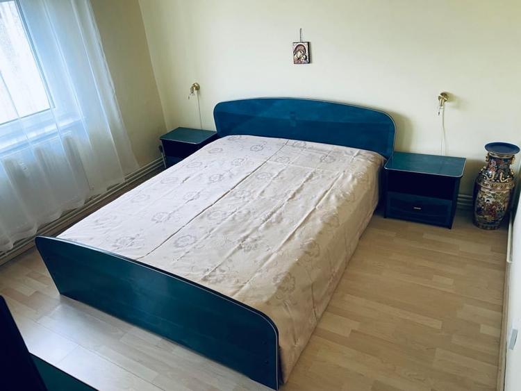 Apartament cu 2 camere decomandat, mobilat în Badea Cârțan