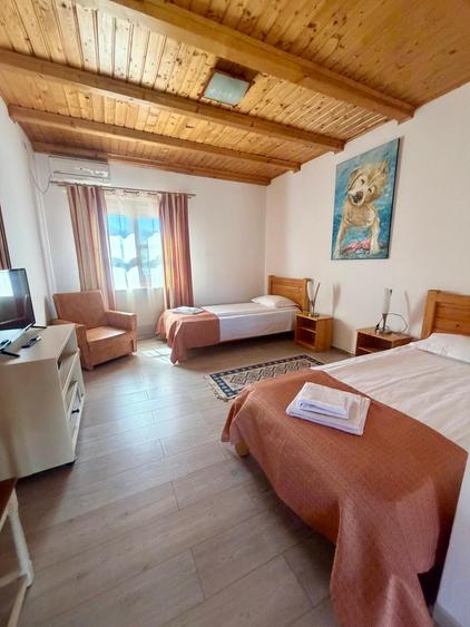 Hotel/Pensiune, de 660 mp, în Micești