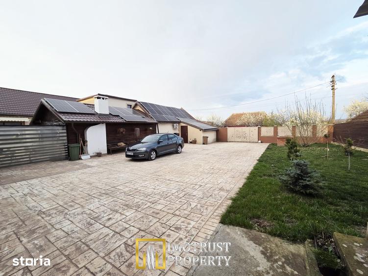 Casă cu 8 camere cu Teren 2599 Mp în Târnova