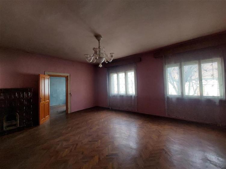 Casa cu spatiu comercial, zona Intim - 6
