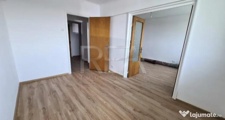 Apartament cu 3 camere decomandat în Drumul Taberei