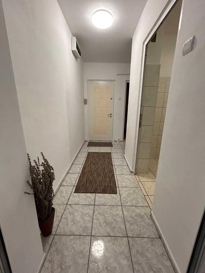 Apartament cu 2 camere decomandat în Noua