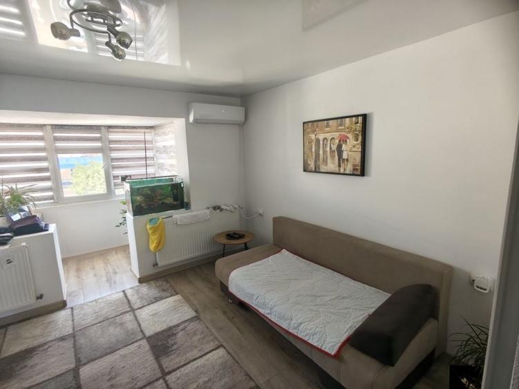 Apartament cu 2 camere decomandat în Comuna din Paris