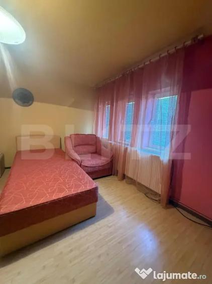 Apartament cu 3 camere semidecomandat în Democrației