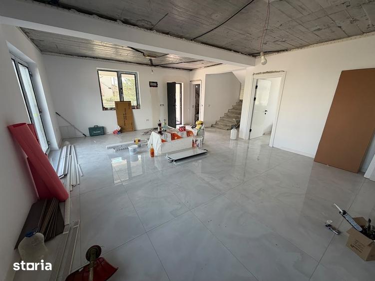 Casă cu 4 camere cu Teren 280 Mp în Central