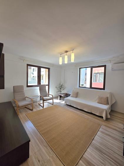 Apartament cu 2 camere decomandat în Titan