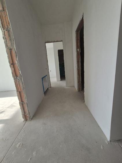 Apartament cu 3 camere decomandat în Theodor Pallady