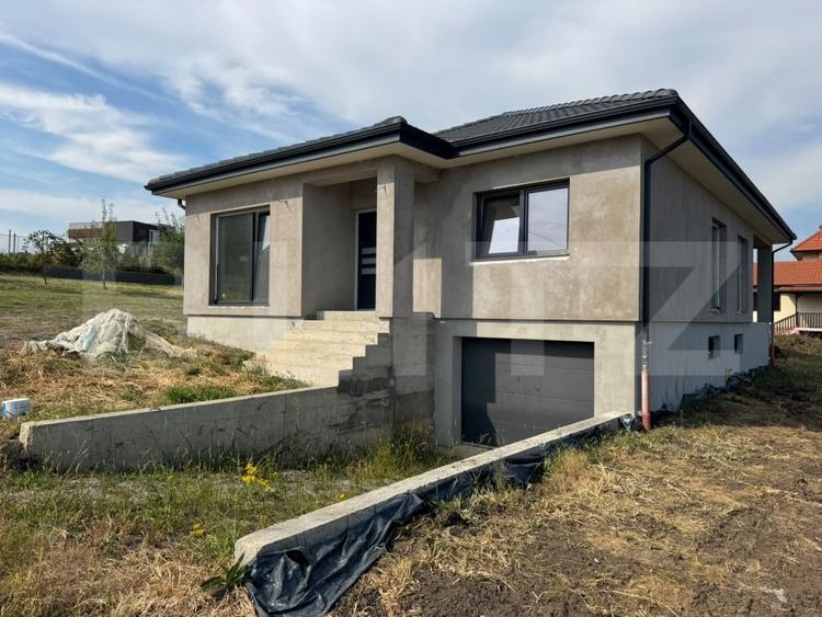 Casă individuală cu 3 camere cu Canalizare în Reghin