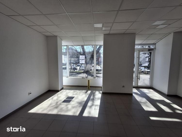 Spațiu comercial, de 72 mp, în Titan