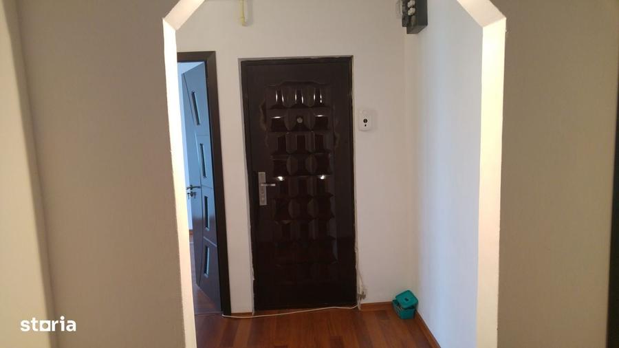 Apartament cu 3 camere decomandat în Dorobanți 1
