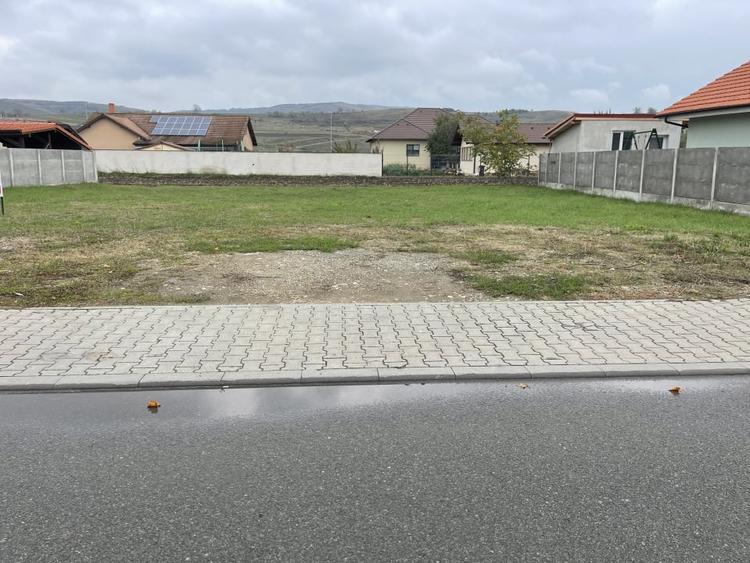 Teren Construcții intravilan de 650 mp, în Ciugud