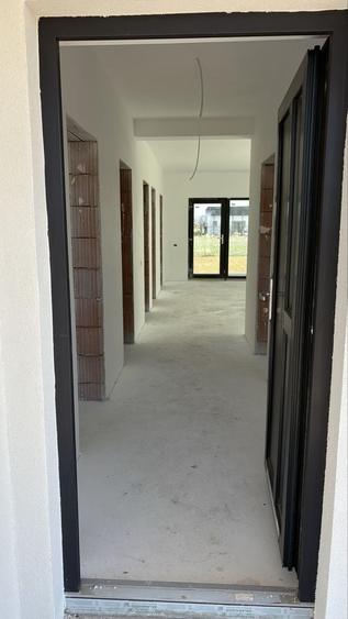 Casă cu 4 camere cu Teren 553 Mp în Sântandrei