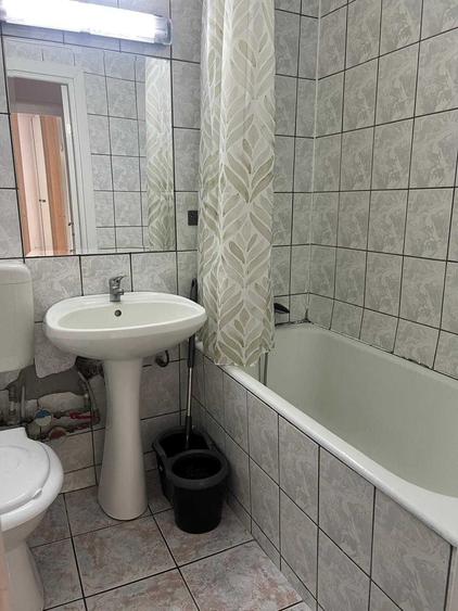 Apartament cu 3 camere decomandat în Apărătorii Patriei