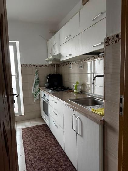 Apartament cu 2 camere decomandat, mobilat în Micro 11