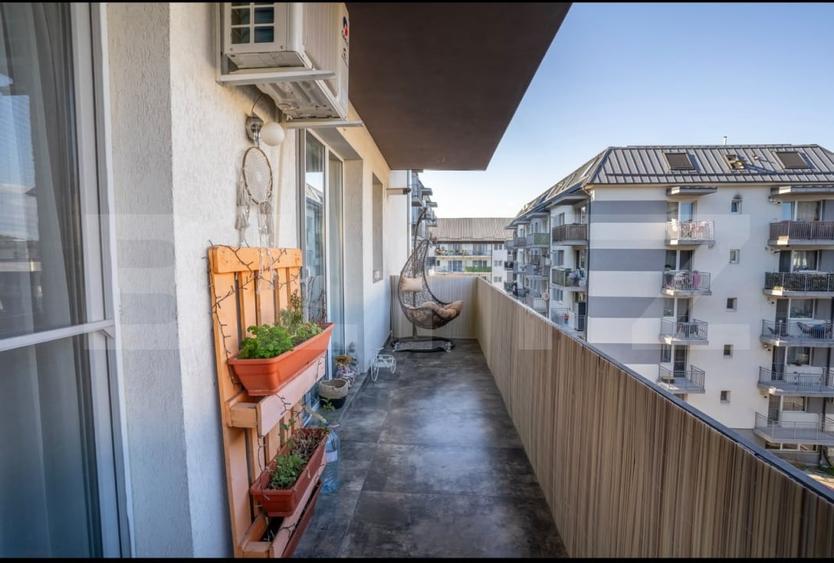 Apartament cu 3 camere semidecomandat, mobilat în Florești