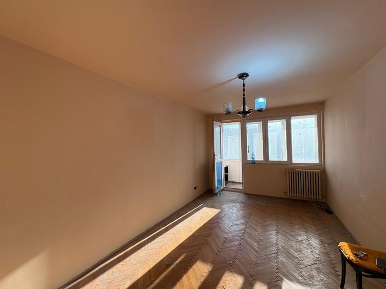 Apartament cu 2 camere semidecomandat în Iancului
