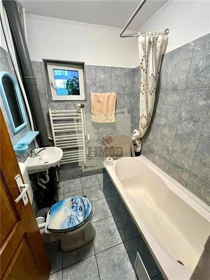 Apartament cu 3 camere nedecomandat, mobilat în Mihai Viteazul