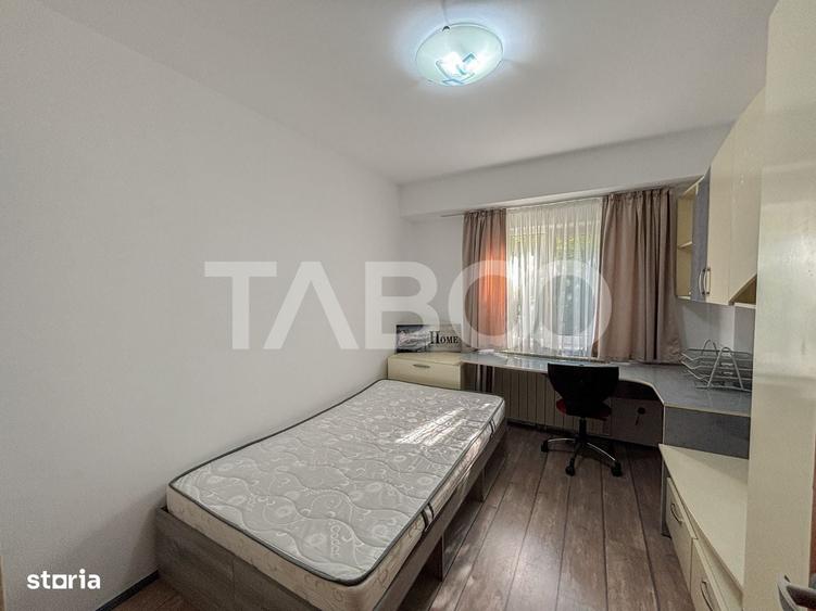 Apartament cu 4 camere decomandat în Central