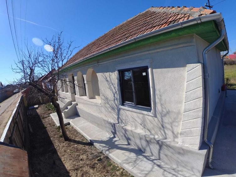Casă cu 4 camere cu Teren 1770 Mp în Ciorani