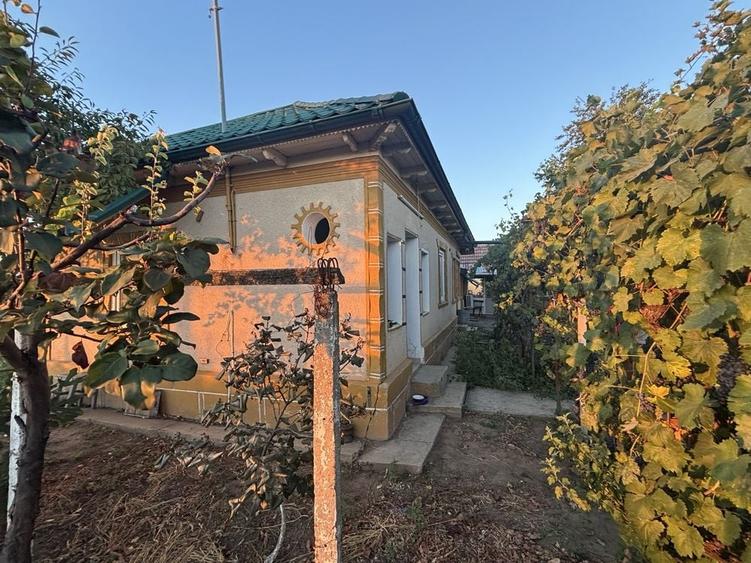 Casă cu 4 camere în Padina