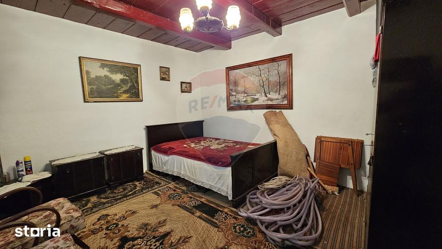 Casă cu 2 camere cu Teren 9200 Mp în Șendriceni