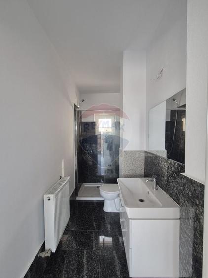 Penthouse cu 4 camere decomandat în Kogălniceanu