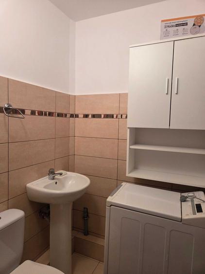 Apartament cu 3 camere decomandat în Exterior Vest