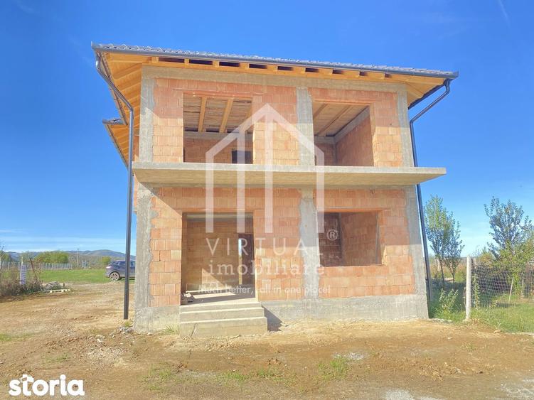 Casă cu 4 camere cu Teren 326 Mp în Poplaca