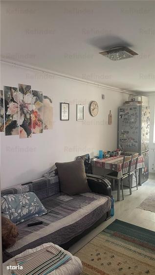 Apartament cu 3 camere semidecomandat în Theodor Pallady