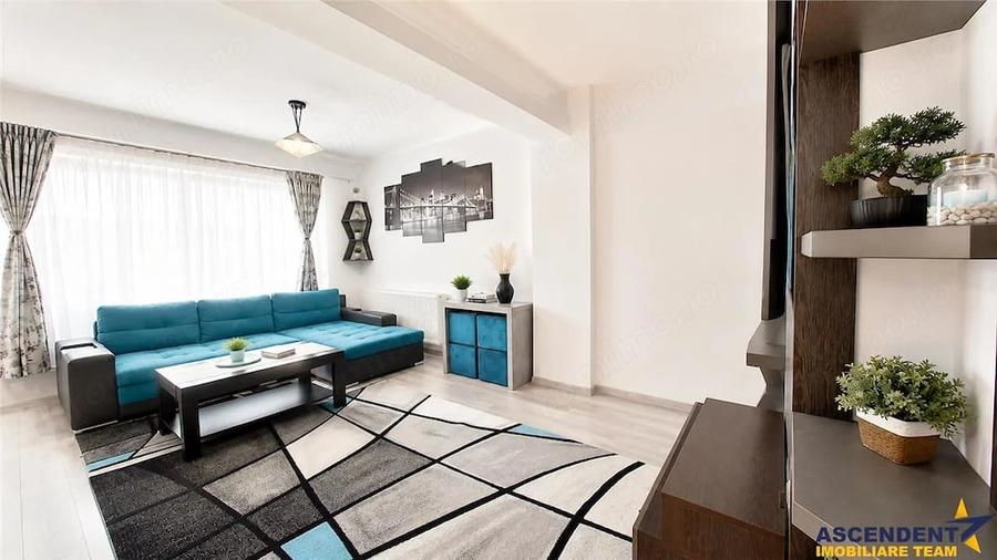 Apartament cu 3 camere decomandat în Tractorul
