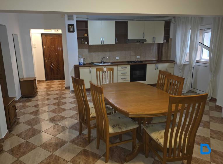 Apartament cu 3 camere decomandat, mobilat în Găvana