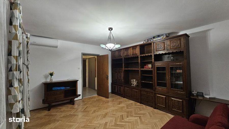 Apartament cu 3 camere semidecomandat, mobilat în Lujerului