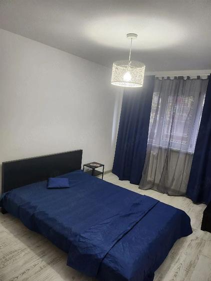 Apartament cu 3 camere semidecomandat, mobilat în Brâncoveanu