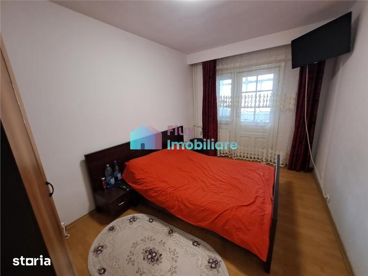 Apartament cu 3 camere decomandat în George Enescu