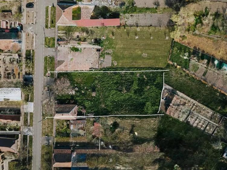 Casă cu Teren 1511 Mp în Central