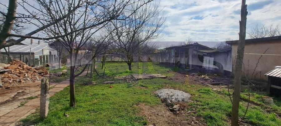 Casă individuală cu 5 camere cu Canalizare în Central