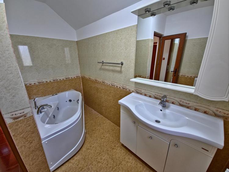 Casă cu 3 camere cu Canalizare în Cumpăna