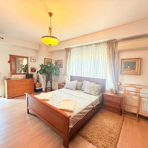 Apartament cu 4 camere decomandat, mobilat în Ștefan cel Mare