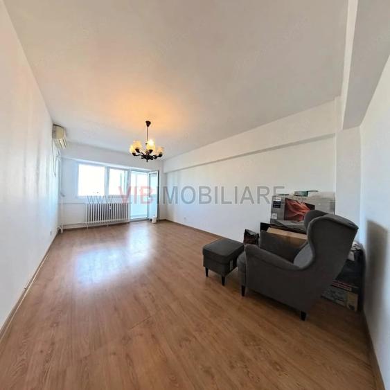 Apartament cu 4 camere decomandat în Amzei