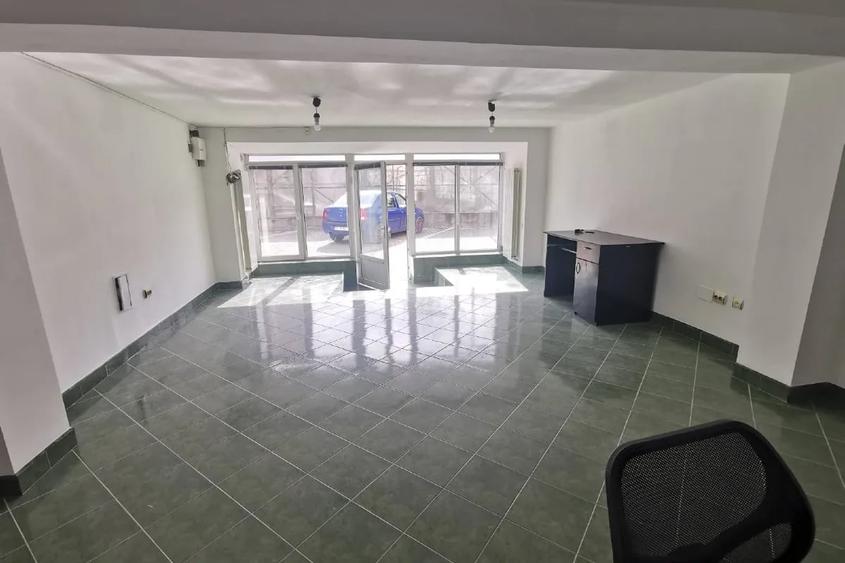 Spațiu comercial, de 40 mp, în Central