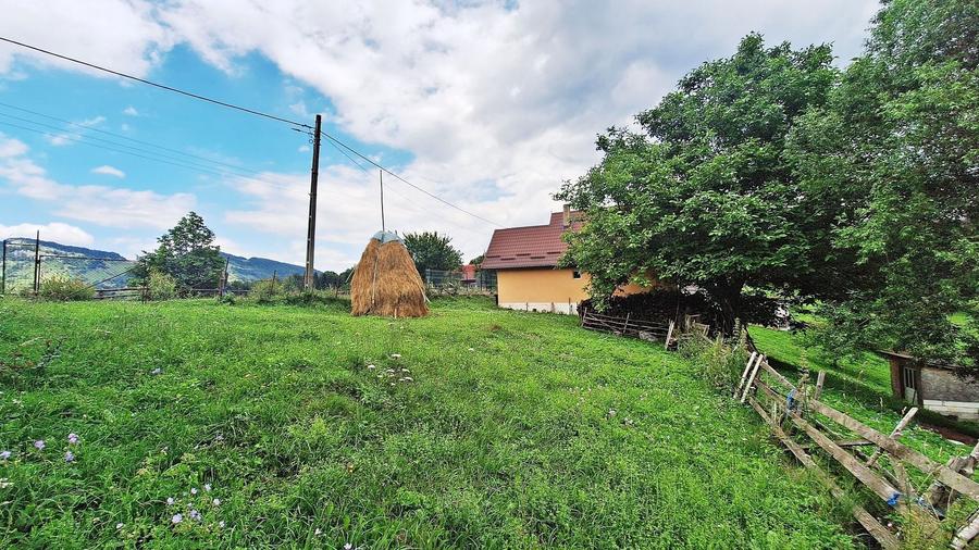 Teren Construcții intravilan de 1000 mp, în Peștera