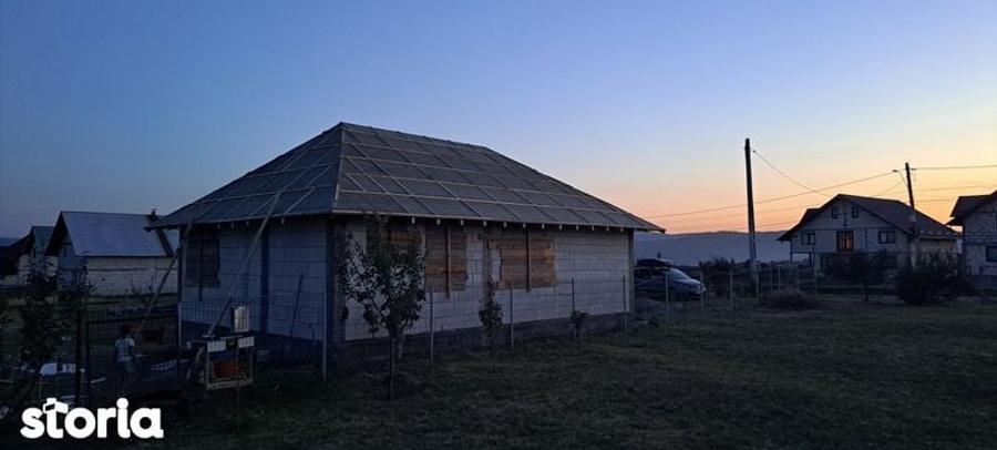 Casă cu 3 camere cu Teren 88 Mp în Berchișești