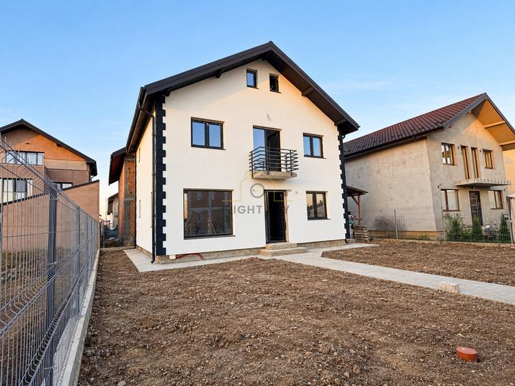 Casă individuală cu 4 camere cu Teren 300 Mp în Tunari