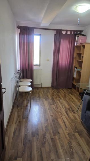 Apartament cu 3 camere decomandat în Ciurea