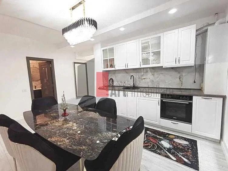 Apartament cu 3 camere decomandat în Politehnica